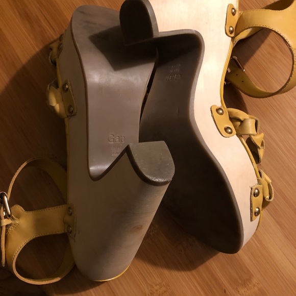 Gap Platform Heels Sandals Yellow Leather Wood Sole Size 9 - Picture 9 of 13